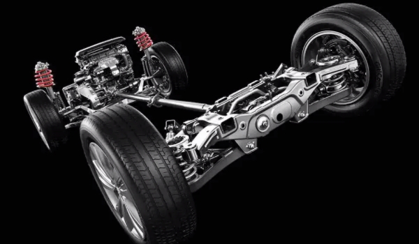 汽車(chē)三大件指的是什么? 發(fā)動(dòng)機(jī)/變速箱/底盤(pán)（車(chē)輛重要部位）