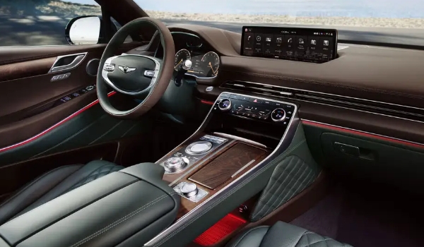 捷尼賽思g70怎么樣，搭載2.0T+8AT的動力組成（尺寸空間寬敞舒適）