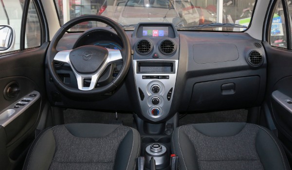 海馬愛(ài)尚ev純電動(dòng)汽車怎么樣 續(xù)航可達(dá)100km(配置功能豐富)