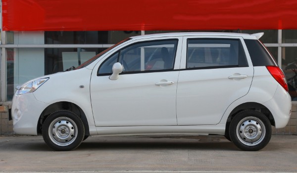 海馬愛(ài)尚ev純電動(dòng)汽車怎么樣 續(xù)航可達(dá)100km(配置功能豐富)