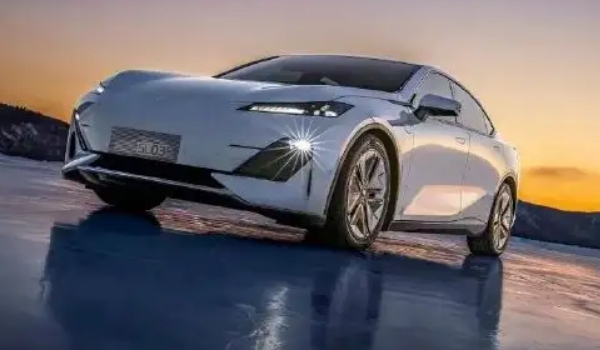 長安深藍(lán)sl03最新消息，上市后廠商報(bào)價(jià)16萬起