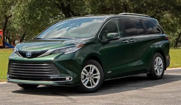 豐田商務(wù)車七座塞納價(jià)格，在售2021款報(bào)價(jià)30萬(wàn)起