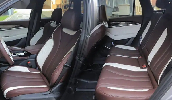 吉利星越L怎么樣，動(dòng)力同級(jí)強(qiáng)勁（安全性能優(yōu)秀）