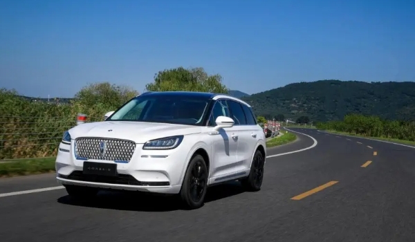 林肯冒險(xiǎn)家2022款報(bào)價(jià)及圖片，市場(chǎng)最新款報(bào)價(jià)24萬(wàn)起