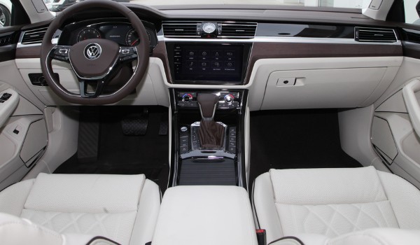 大眾輝昂2022款價(jià)格與圖片 沒有2022款(2021輝昂售價(jià)30萬)