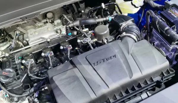 思皓x8百公里油耗多少，綜合百公里油耗8.1L