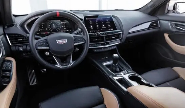 凱迪拉克ct5怎么樣，標(biāo)配2.0T+10AT動(dòng)力組合（配置高級(jí)豪華）