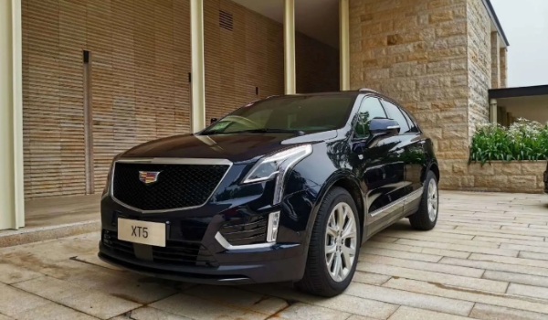 凱迪拉克xt5價(jià)格及圖片，市場(chǎng)最新款報(bào)價(jià)33萬(wàn)