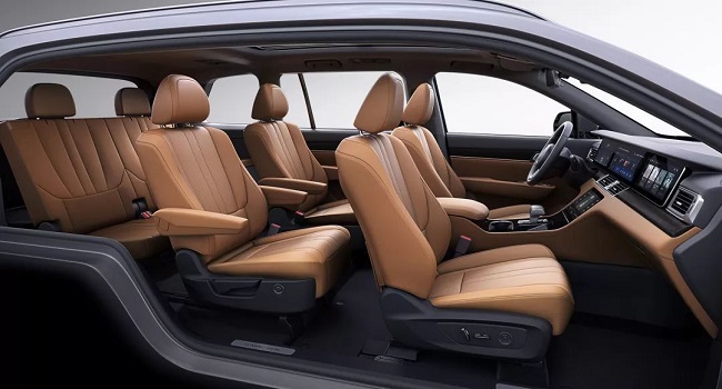 理想是哪個(gè)旗下的品牌，是一款性能出色的高檔車(chē)