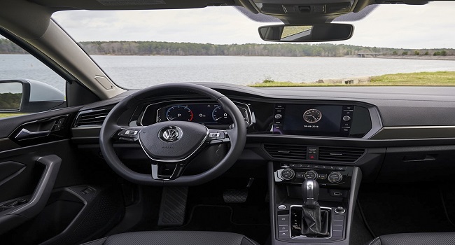 大眾sagitar是什么車，這款速騰做工精致內(nèi)飾新穎