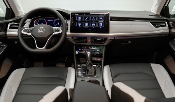 寶來車怎么樣 車身長達4.6米(搭載1.4T發(fā)動機)