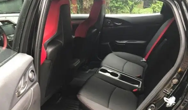 本田思域怎么樣，新款車型搭載1.5T+CVT動力（綜合油耗不到6L）