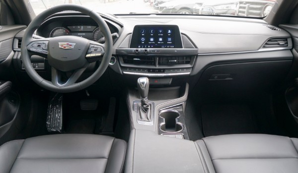 凱迪拉克ct4怎么樣值得買嗎 搭載2.0T發(fā)動(dòng)機(jī)(車身長(zhǎng)達(dá)4.7米)