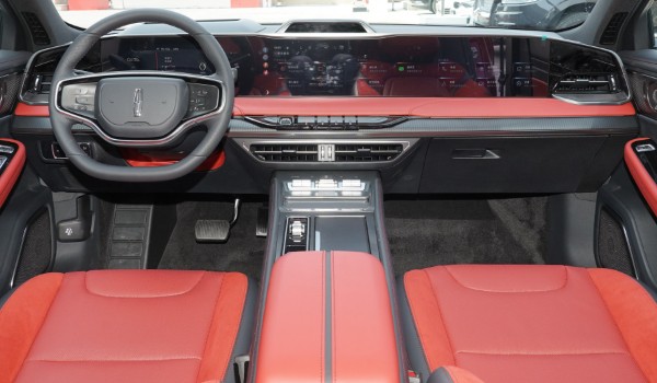 林肯z怎么樣,值得買嗎? 搭載2.0T發(fā)動機(jī)(車身長達(dá)4.9米)