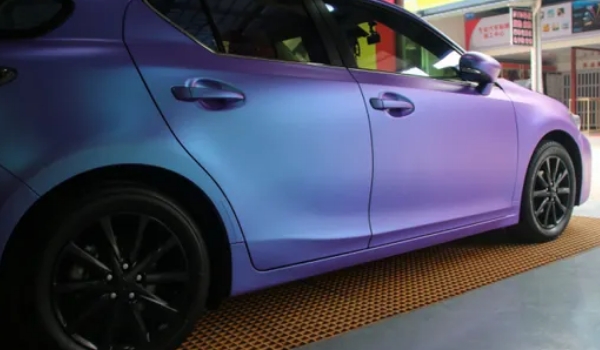 汽車改色貼膜大概多少錢，價(jià)格在3000-6000元左右