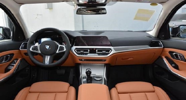 寶馬三系325i曜夜版落地價多少，整體平順性不錯