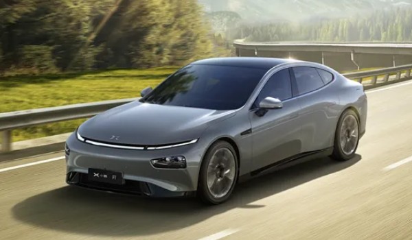 小鵬P7電動(dòng)汽車價(jià)格及圖片 2022小鵬P7新車23萬一臺(tái)(落地24萬)