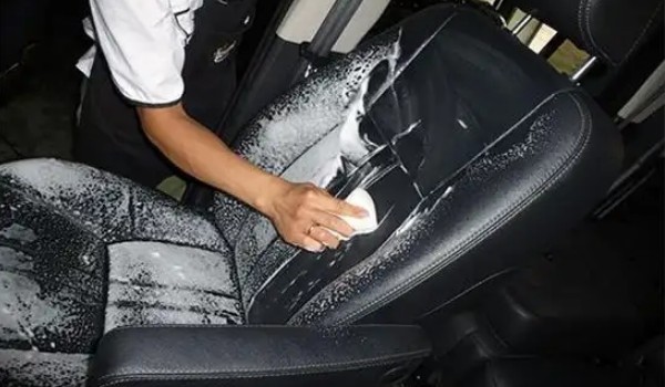 汽車內(nèi)飾多久清洗一次 3個月清洗一次(更換季時清洗)