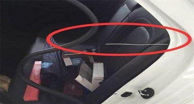 鑰匙鎖車里最有效一招，看看你實踐過哪一種