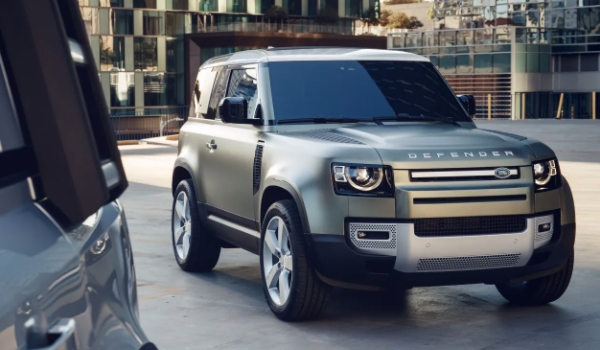 路虎與奔馳哪個(gè)品牌好 路虎硬派大氣/奔馳氣質(zhì)十足（各有優(yōu)勢）