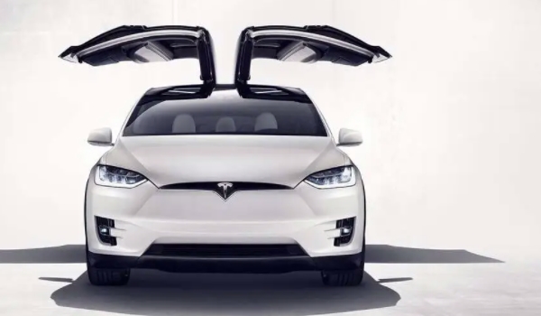 特斯拉suv價格 Model y/ Model x售價31.69-100.00萬元（只有兩款車型）