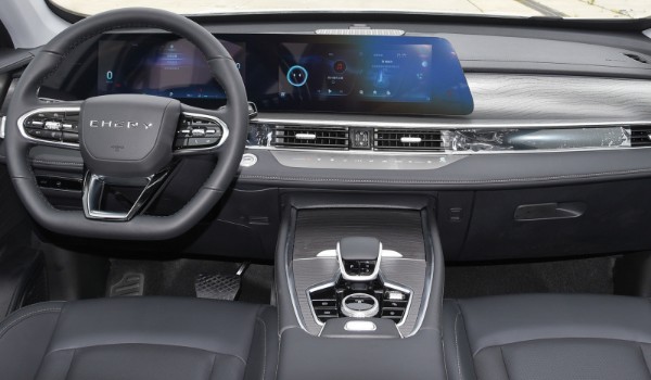 奇瑞瑞虎8pro怎么樣 搭載2.0T發(fā)動(dòng)機(jī)(車身長(zhǎng)達(dá)4.7米)