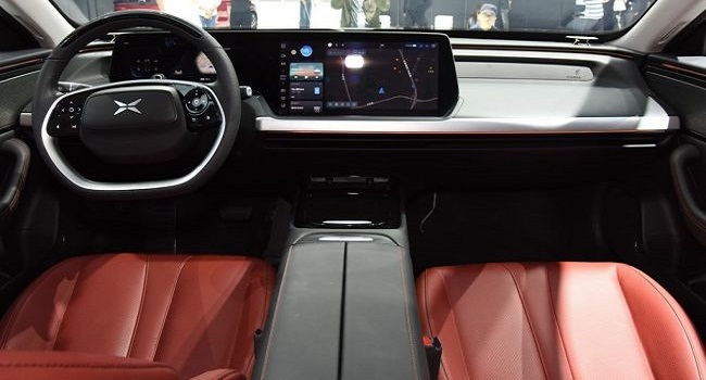 小鵬p7價(jià)格報(bào)價(jià)及圖片，23.99萬(wàn)元起價(jià)更受歡迎