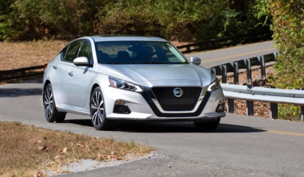 日產(chǎn)天籟2022新款落地價(jià) 天籟2022款暫時(shí)沒(méi)有價(jià)格（2021款全款落地19.58萬(wàn)）