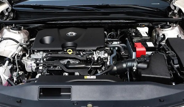 豐田凱美瑞怎么樣 車身長達(dá)4.9米(百公里油耗7.5L)