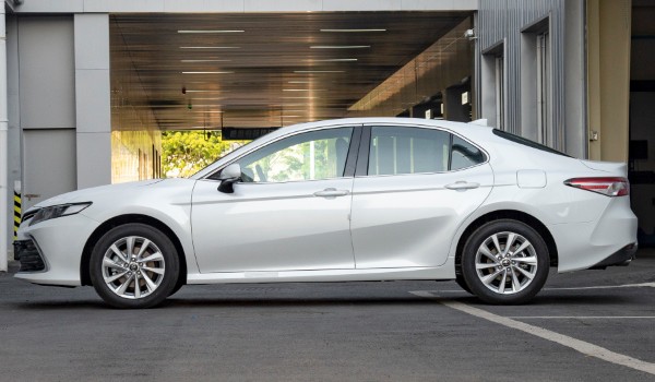 豐田凱美瑞怎么樣 車身長達(dá)4.9米(百公里油耗7.5L)