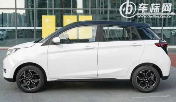 電動屋young光小新續(xù)航 續(xù)航可達408km(搭載38.54kwh三元鋰電池組)