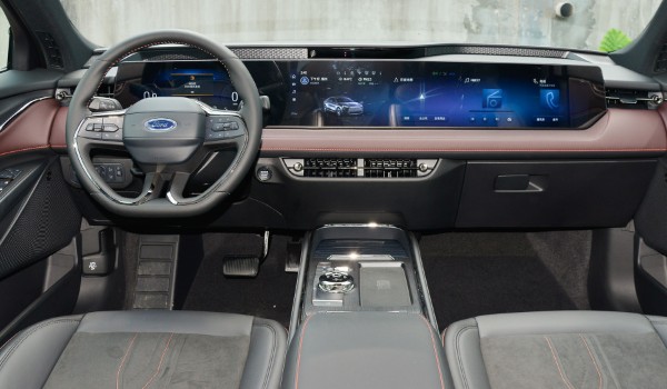 新款福特蒙迪歐2022款油耗 油耗實(shí)測(cè)10.8L(一公里消耗9毛錢(qián))