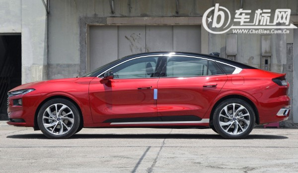 新款福特蒙迪歐2022款油耗 油耗實(shí)測(cè)10.8L(一公里消耗9毛錢(qián))