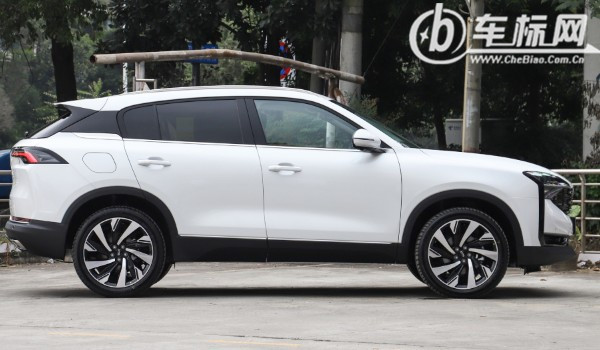 觀致7價(jià)格和配置參數(shù) 觀致7售價(jià)10萬(wàn)一輛(采用1.6T和1.8T發(fā)動(dòng)機(jī))