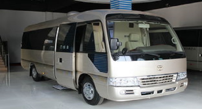 豐田考斯特10座商務(wù)車價(jià)格，需求不同價(jià)格也不同可量身定制