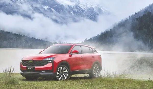 觀致7詳細(xì)介紹 車輛定位是緊湊型SUV（廠商指導(dǎo)價格10.98萬元到15.98萬元）