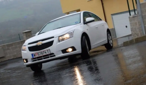 雪佛蘭科魯茲多少錢(qián) 雪佛蘭科魯茲新車售價(jià)（入門(mén)級(jí)車型售價(jià)10.99萬(wàn)元）