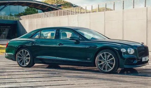 飛馳插電混動(dòng)版價(jià)格 2022款飛馳插電混動(dòng)版248萬(wàn)