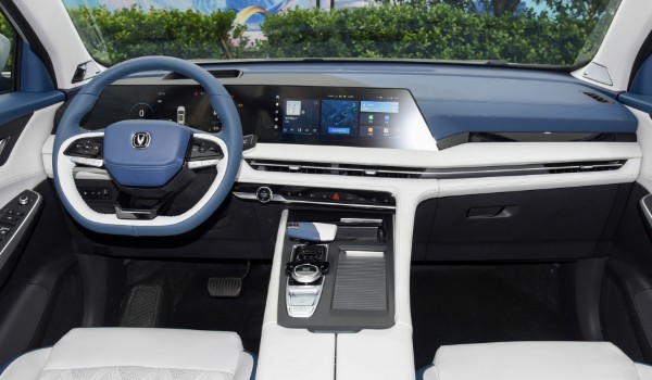 長安cs75plus這個(gè)車怎么樣 百公里油耗8.4L(最大輸出馬力233匹)