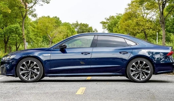 奧迪a7L分期月供多少 36期月供8751元(首付花費125610元)