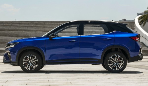 五菱星馳分期首付多少錢 分期首付1萬(wàn)(36期月供1187元)