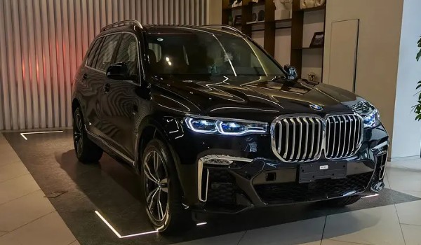 寶馬x7報(bào)價(jià)2022款價(jià)格及圖片 2022款寶馬x7售價(jià)100萬(wàn)元(落地111萬(wàn))