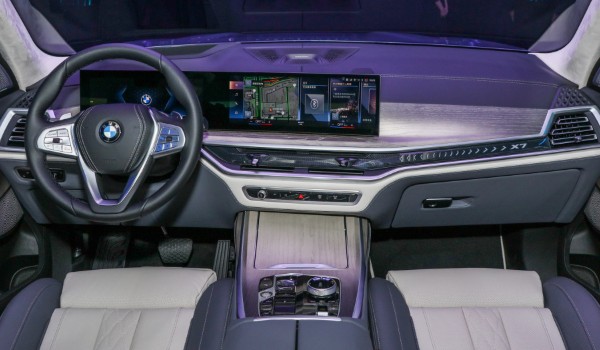 寶馬x7報(bào)價(jià)2022款價(jià)格及圖片 2022款寶馬x7售價(jià)100萬(wàn)元(落地111萬(wàn))