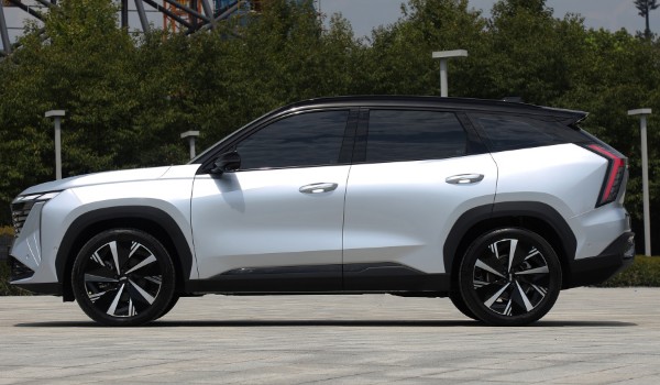 吉利博越l2022款1.8t多少錢 2022款博越l售價(jià)12萬(落地14萬)