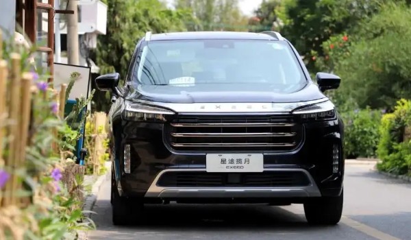 攬?jiān)滦姓廊A版2022價(jià)格 沒(méi)有行政豪華版車(chē)型(攬?jiān)率蹆r(jià)17萬(wàn)一輛)