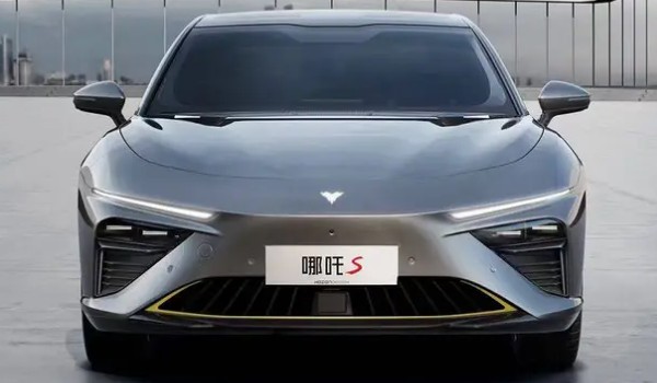 哪吒s2022款電動(dòng)汽車報(bào)價(jià) 哪吒s2022款19萬一輛(第七年保值率32%)