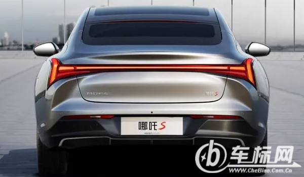 哪吒s2022款電動(dòng)汽車報(bào)價(jià) 哪吒s2022款19萬一輛(第七年保值率32%)