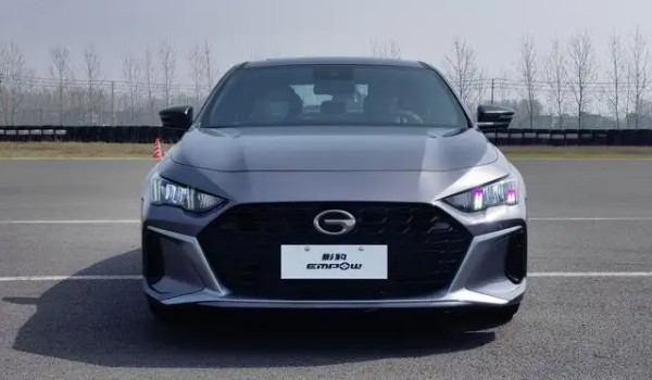 傳祺影豹怎么樣值得買(mǎi)嗎 輸出馬力可達(dá)177匹(油耗實(shí)測(cè)8L)