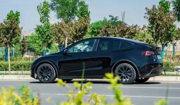 特斯拉model y參數(shù)配置 車身長(zhǎng)達(dá)4.7米(續(xù)航可達(dá)660km)