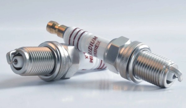 原車6萬不換火花塞沒事嗎 需要及時(shí)更換(每3萬公里更換一次)